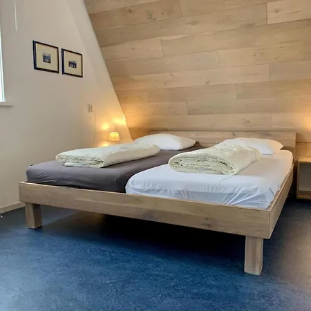 Modern With Garden Semesterbostad