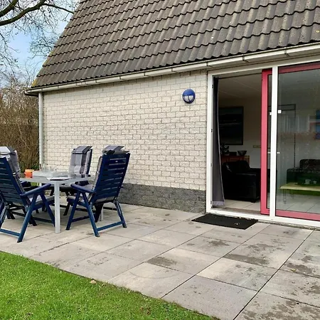 度假居 Modern With Garden *