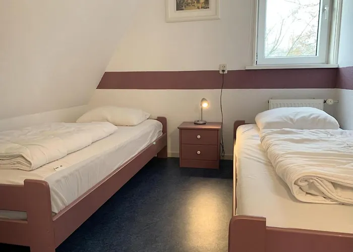 Modern With Garden Semesterbostad