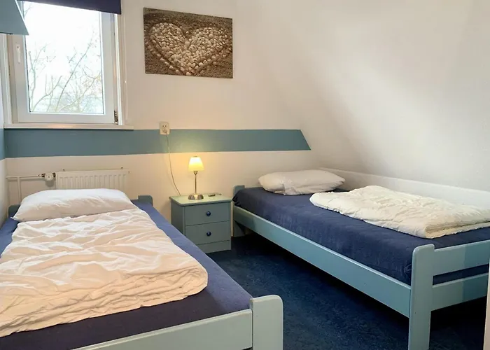 Semesterbostad Modern With Garden *