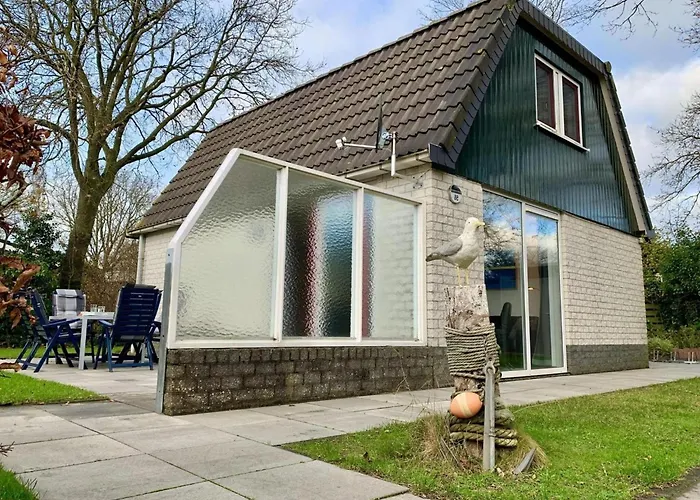 Semesterbostad Modern With Garden *