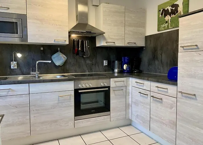 Semesterbostad Modern With Garden