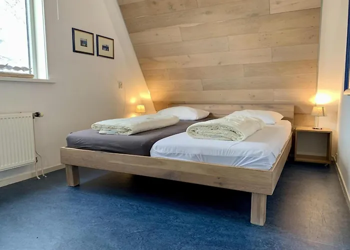 Modern With Garden Semesterbostad