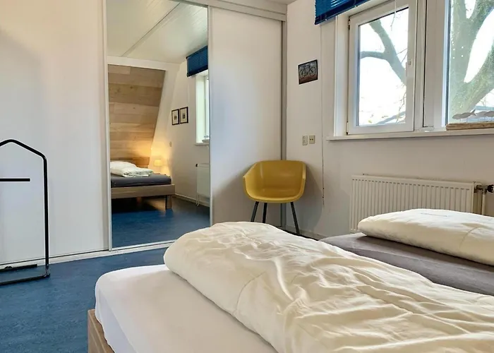 Semesterbostad Modern With Garden