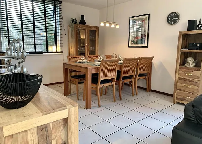 Modern With Garden * Sint Maartensvlotbrug